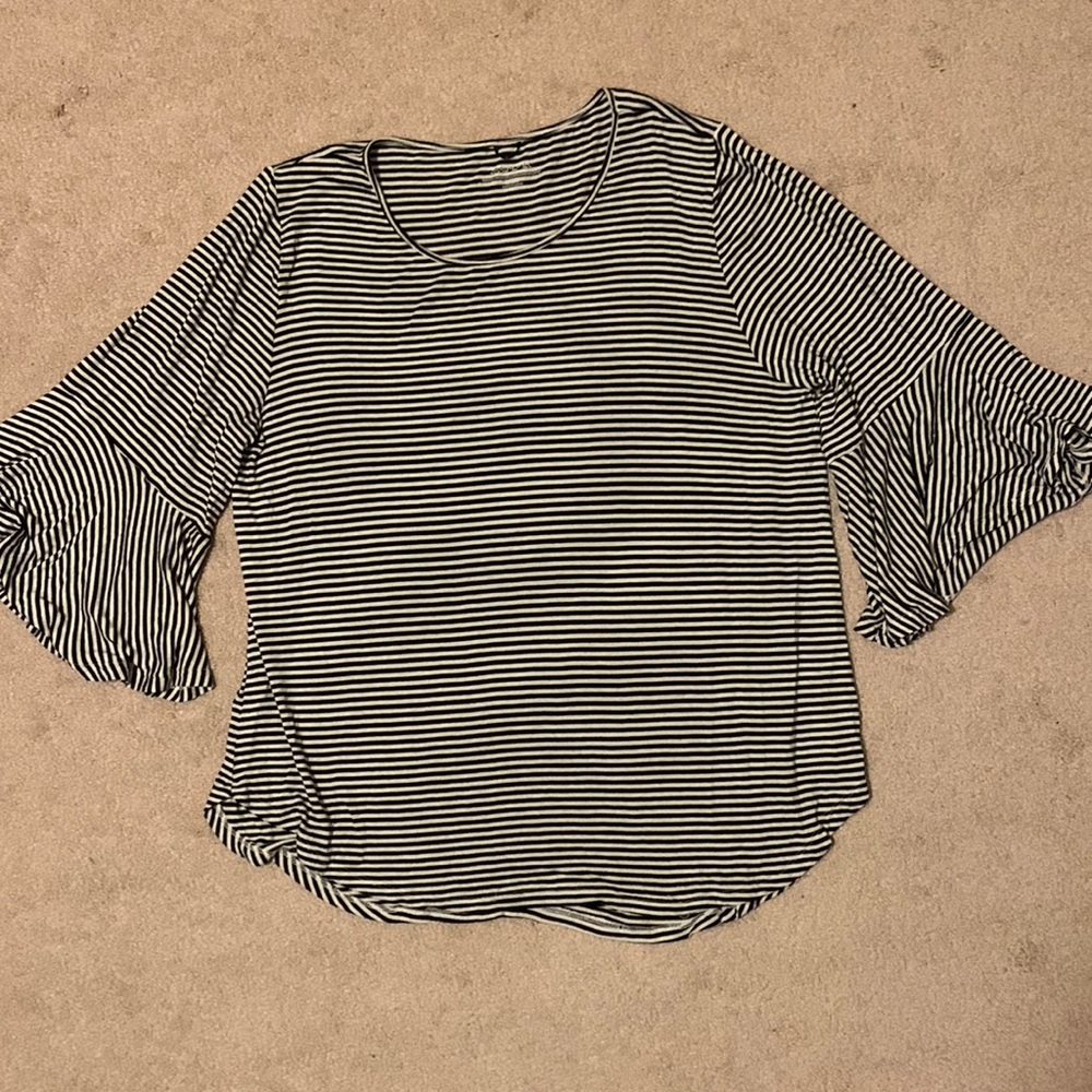 Size large Womens top